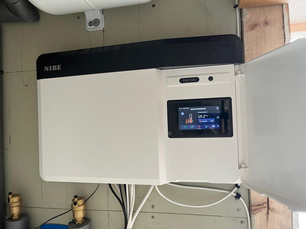 Photo of bungalow of NIBE heat pump controller
